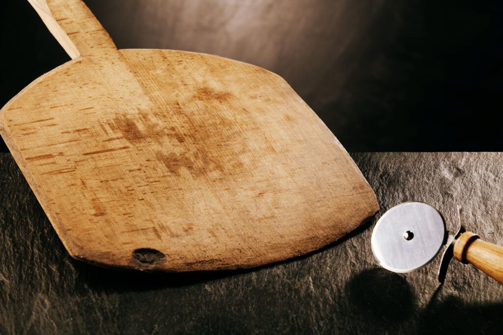 Pelle à pizza en bois