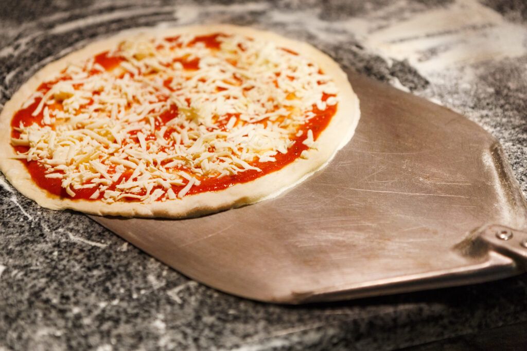 Pelle à pizza en métal