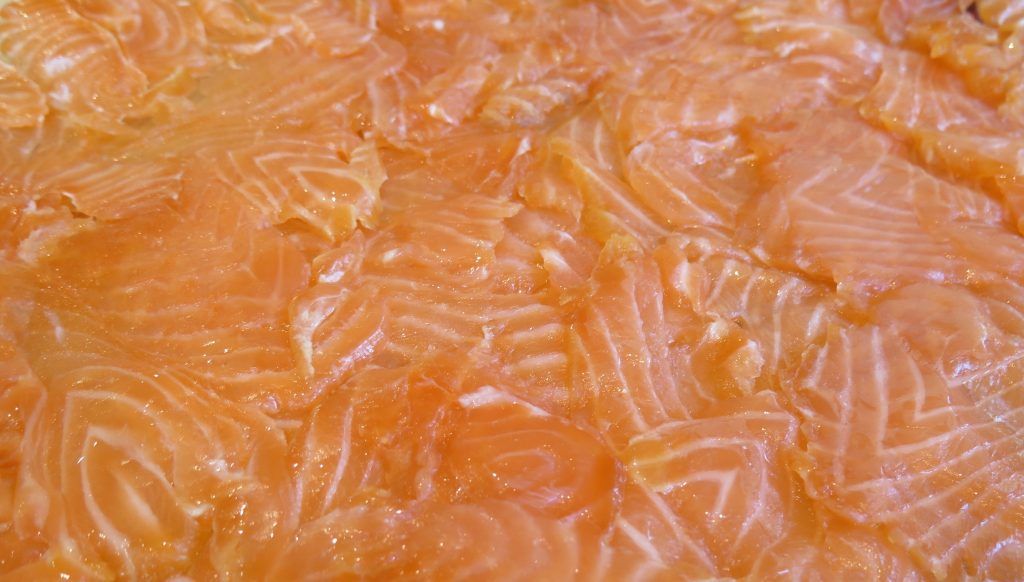 Saumon fumé à froid tranché