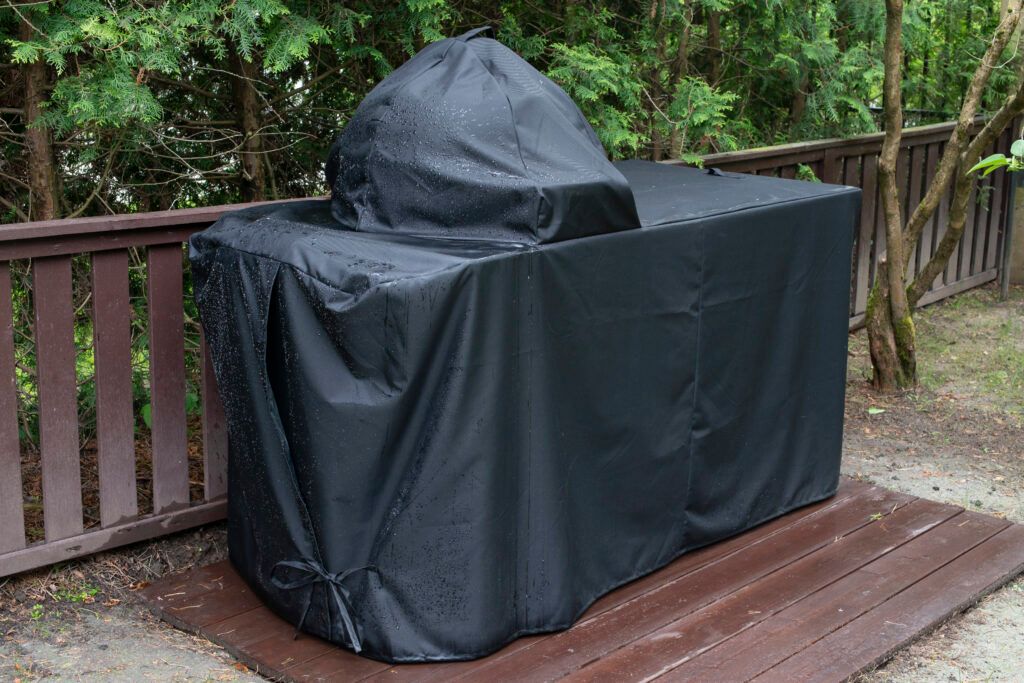 Housse de barbecue sous la pluie