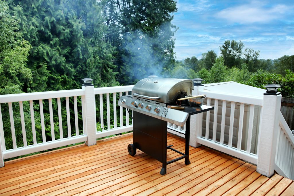 Barbecue au gaz avec couvercle fermé
