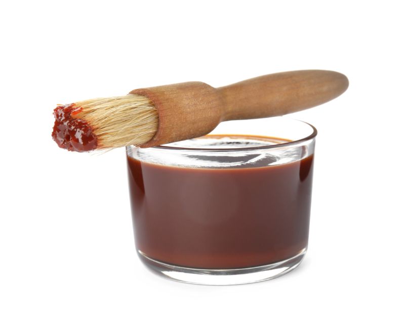 pinceau et sauce barbecue